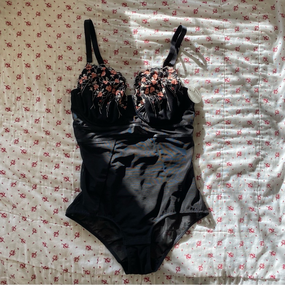 NWT Neiman Marcus Lingerie Black Floral Wired Bodysuit
